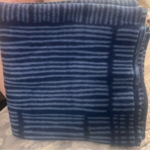 Blue fleece with pattern - 20 x 60”